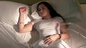 Известная порно звезда занимается больным, анальным сексом с партнером